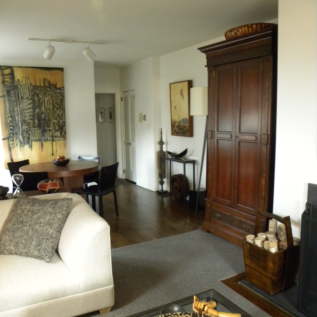 interior of 260 Shady Avenue