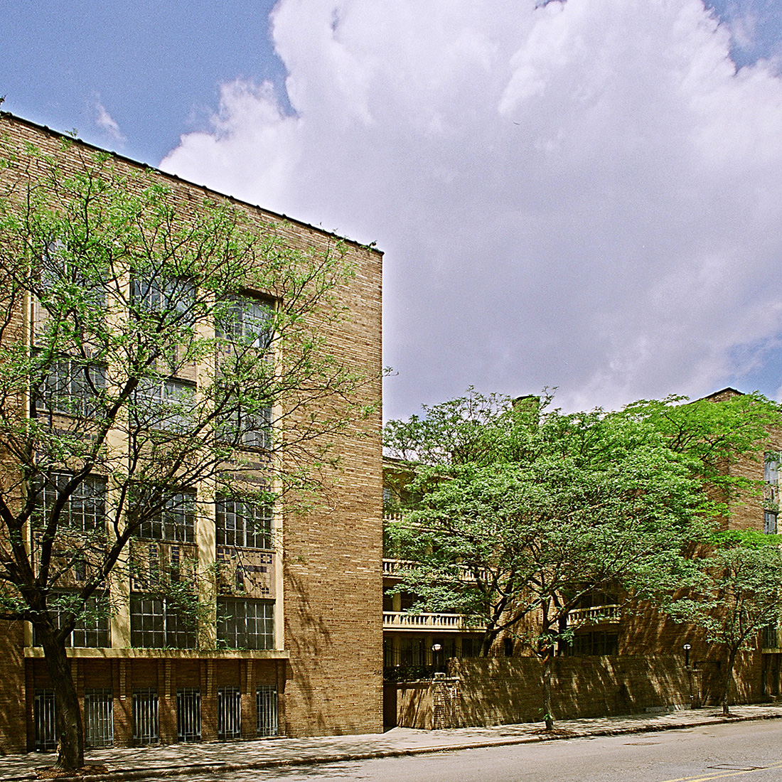 exterior of Highland Towers (340-342 S. Highland Avenue)