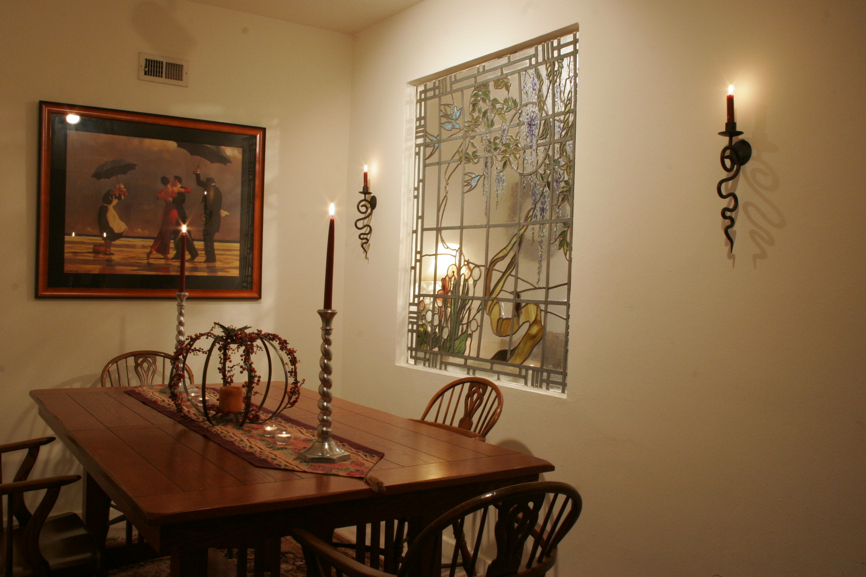 interior of Highland Towers (340-342 S. Highland Avenue)