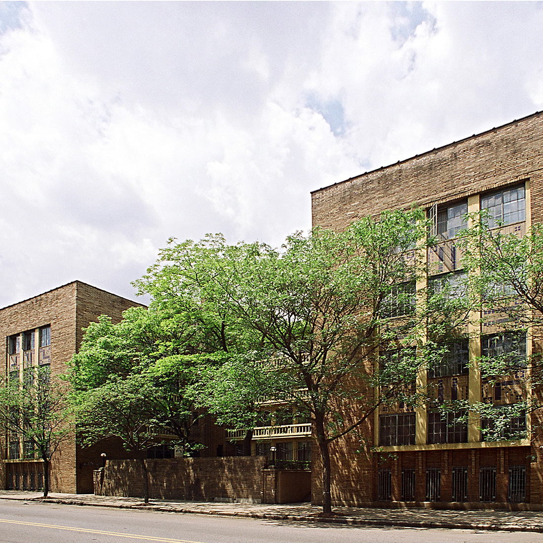 exterior of Highland Towers (340-342 S. Highland Avenue)
