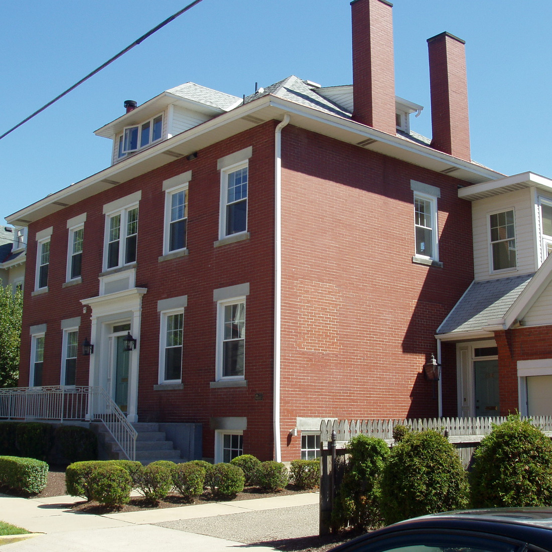 exterior of 6316-6318 Howe Street