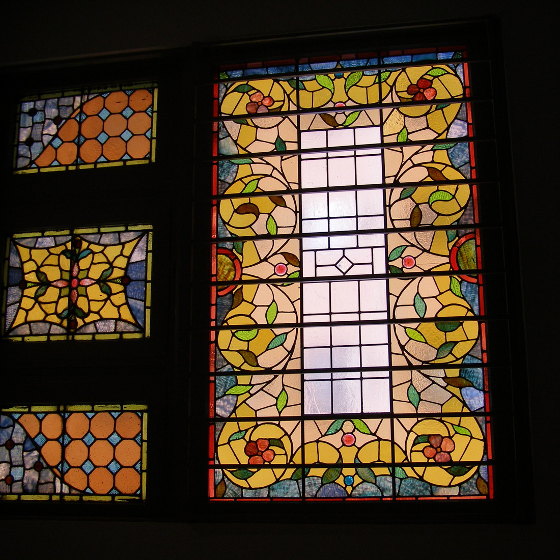 interior of 6323 Howe Street