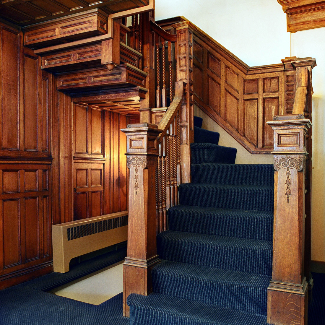 interior of 6324 Howe Street