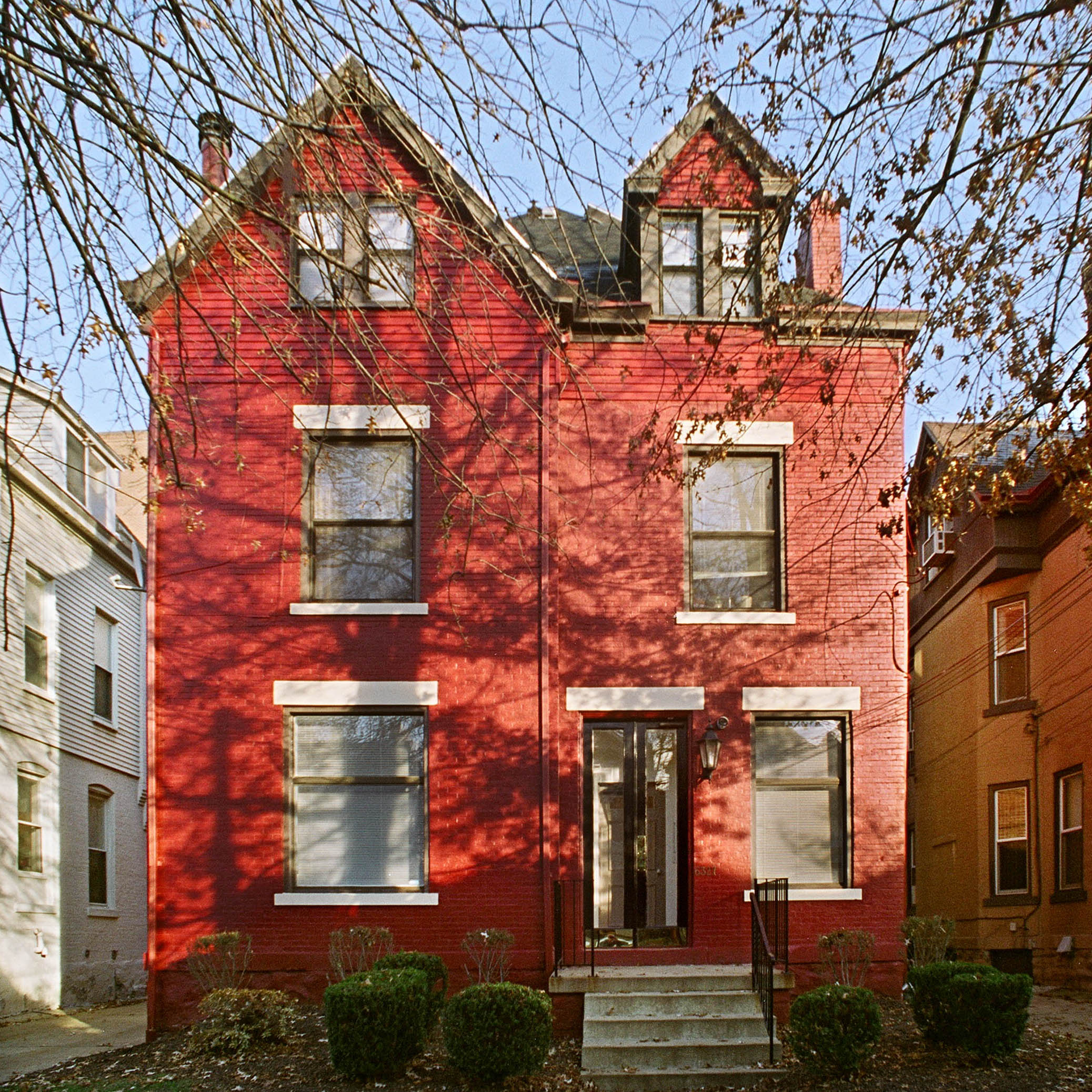 exterior of 6327 Howe Street