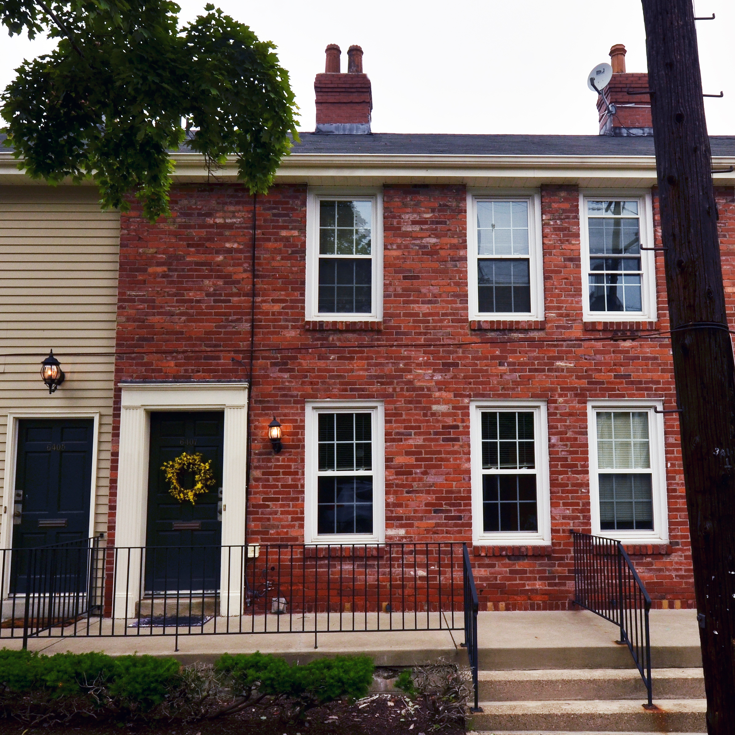exterior of 6405 -  6415 Howe Street