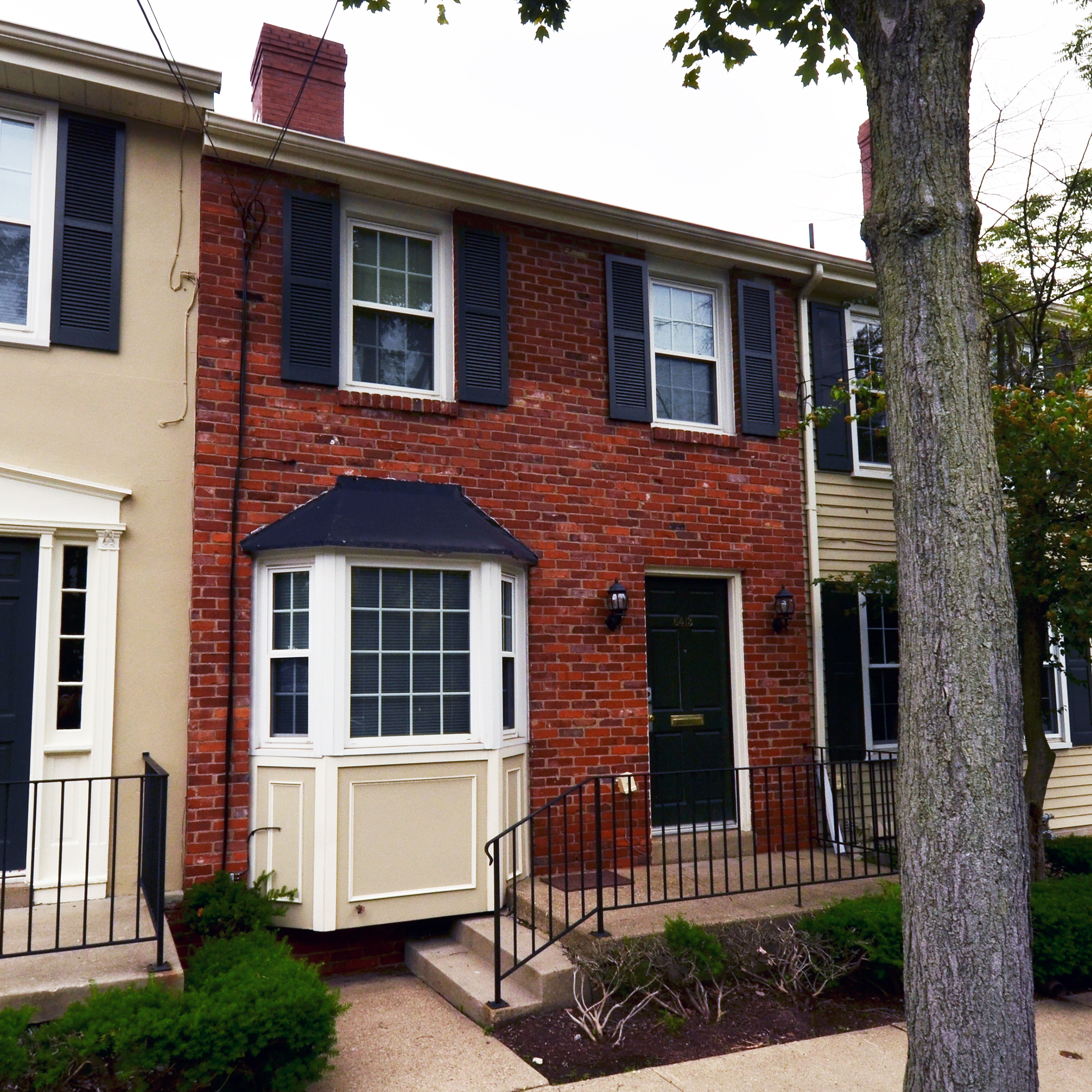 exterior of 6405 -  6415 Howe Street