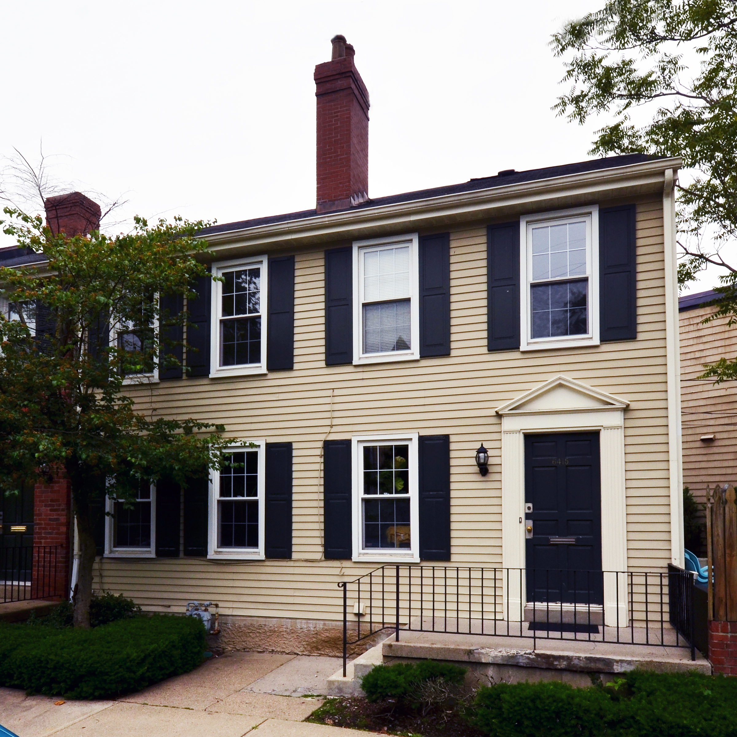 exterior of 6405 -  6415 Howe Street