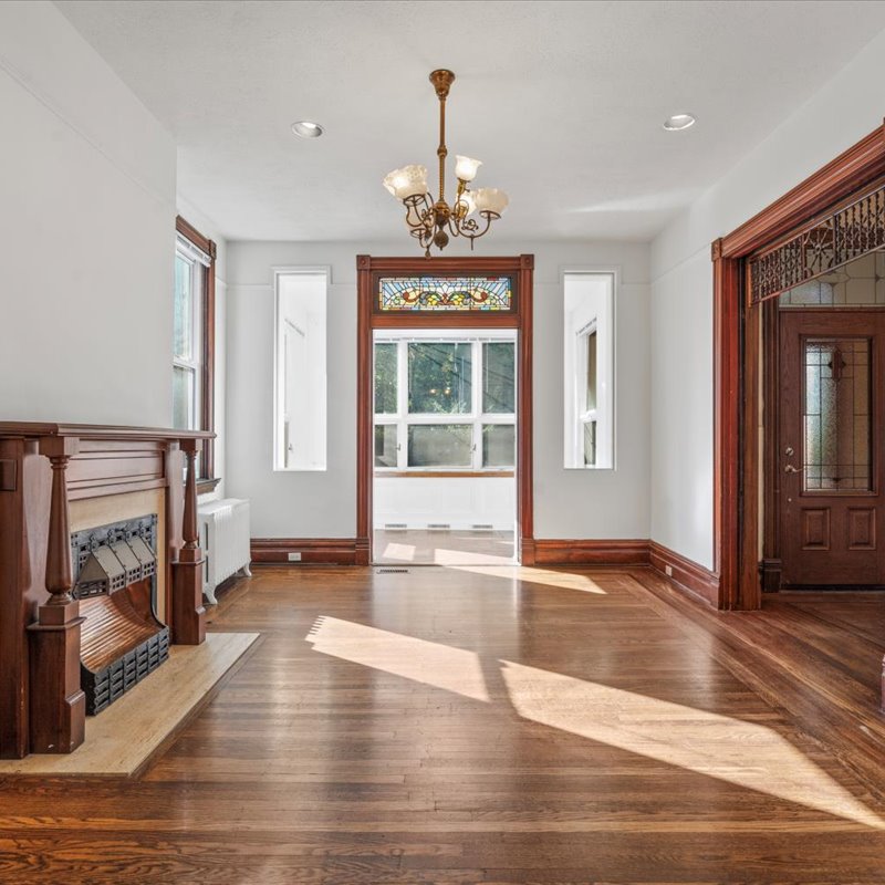 interior of 6313 Kentucky Avenue
