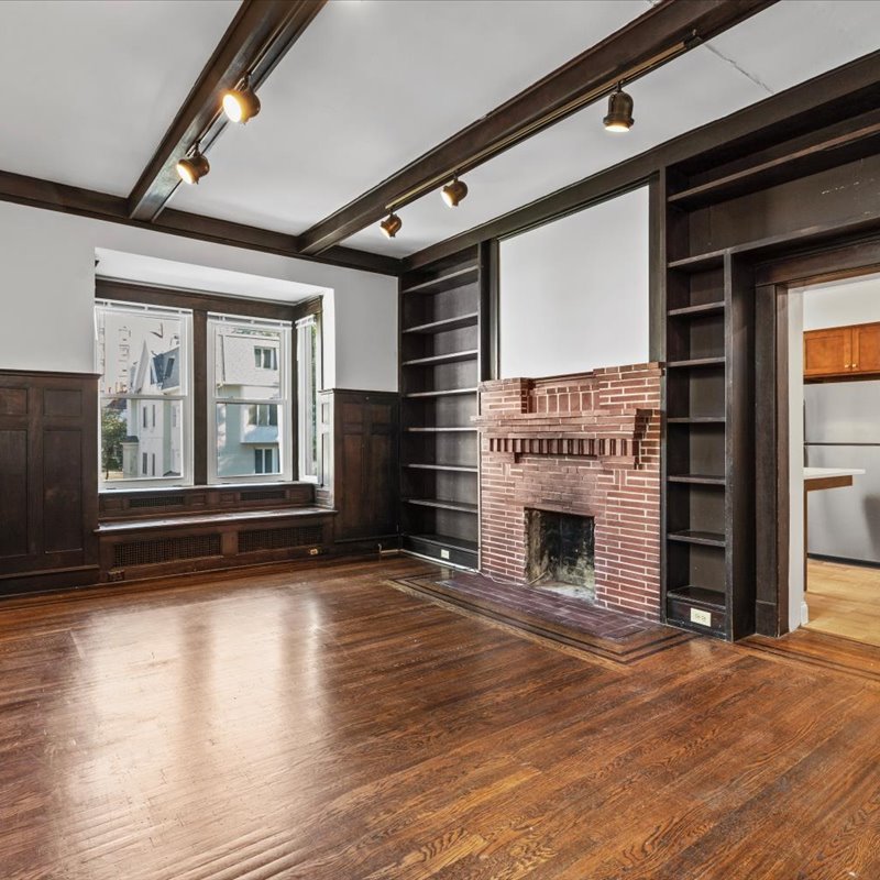 interior of 6313 Kentucky Avenue