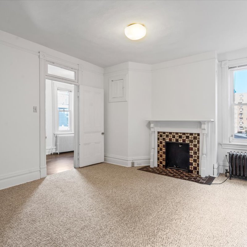 interior of 6313 Kentucky Avenue