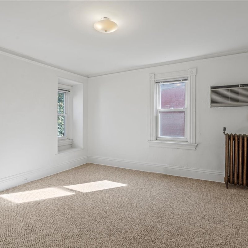interior of 6313 Kentucky Avenue