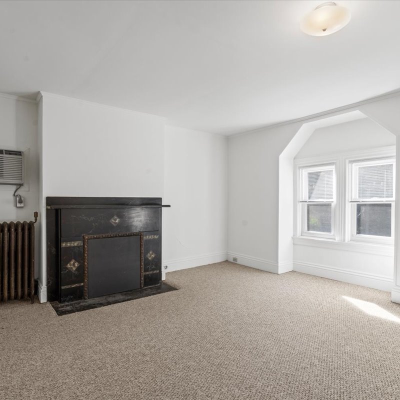 interior of 6313 Kentucky Avenue
