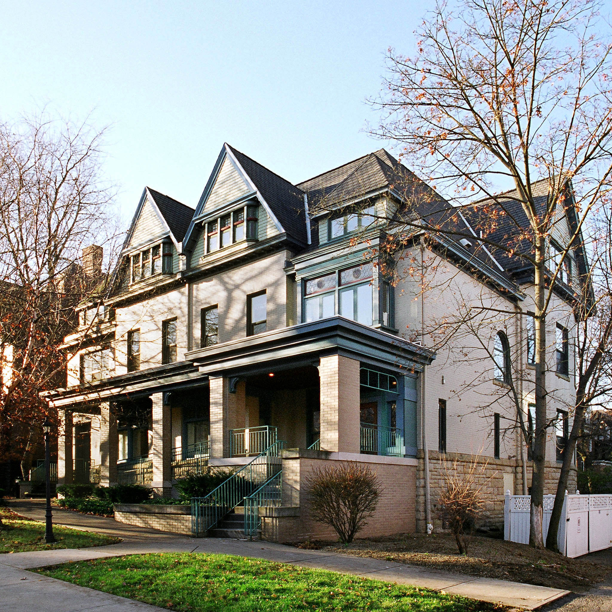 exterior of 512 Shady Avenue