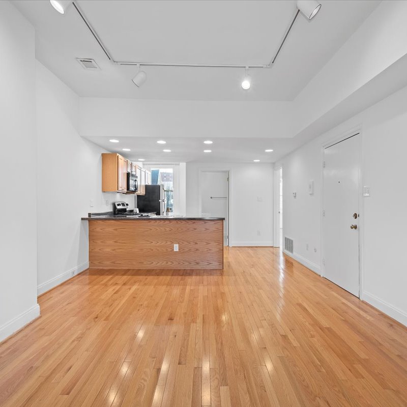 interior of Apt. 523