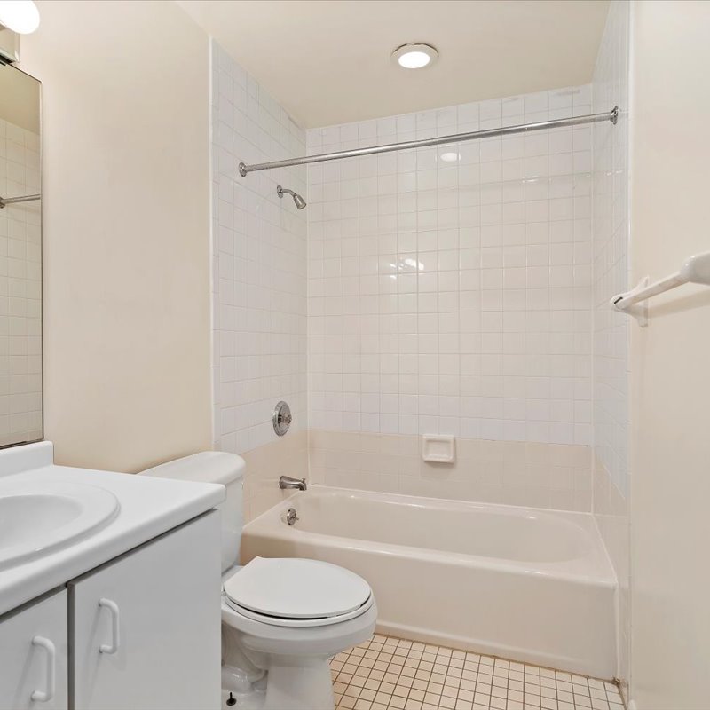 interior of 417 Denniston Apt.3