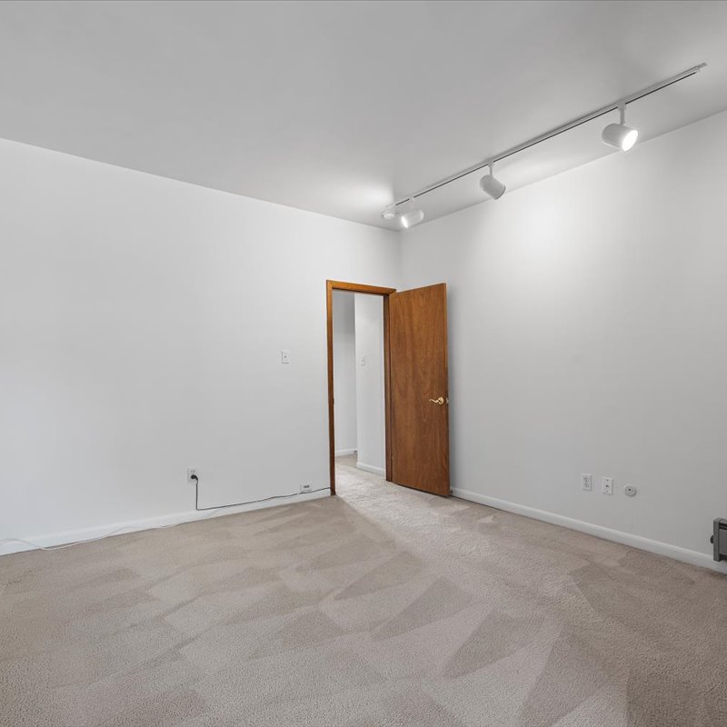 interior of 421 Denniston Apt.4