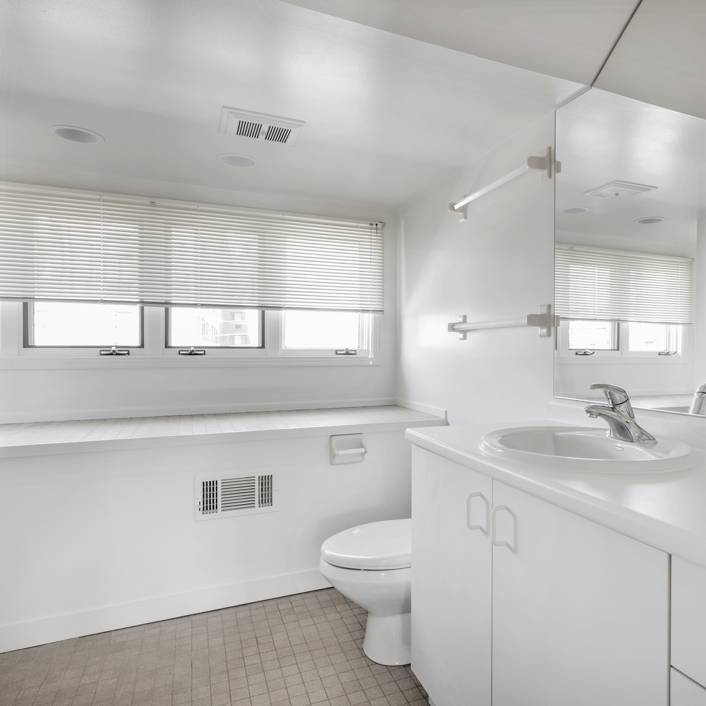interior of 6316 Howe