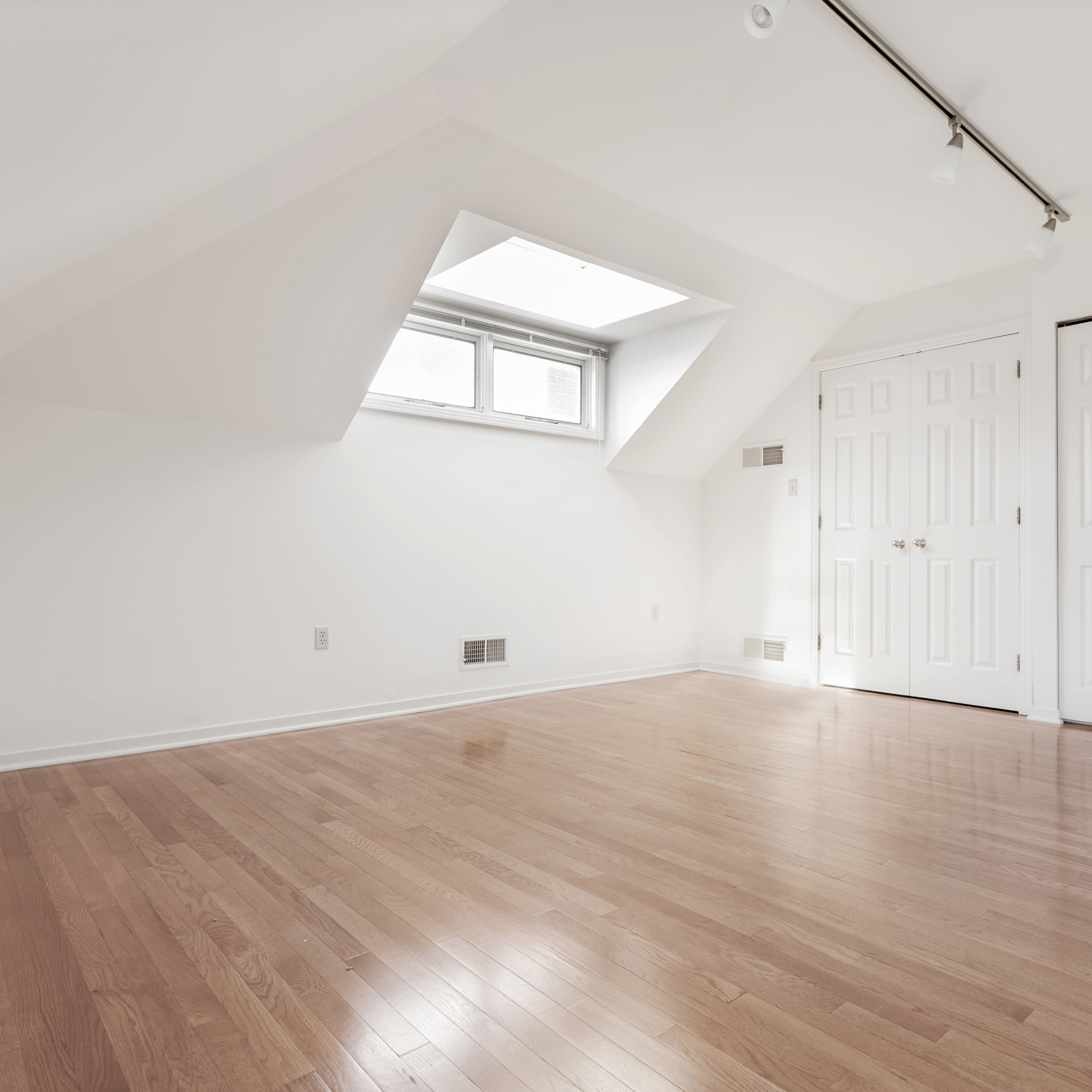 interior of 6316 Howe