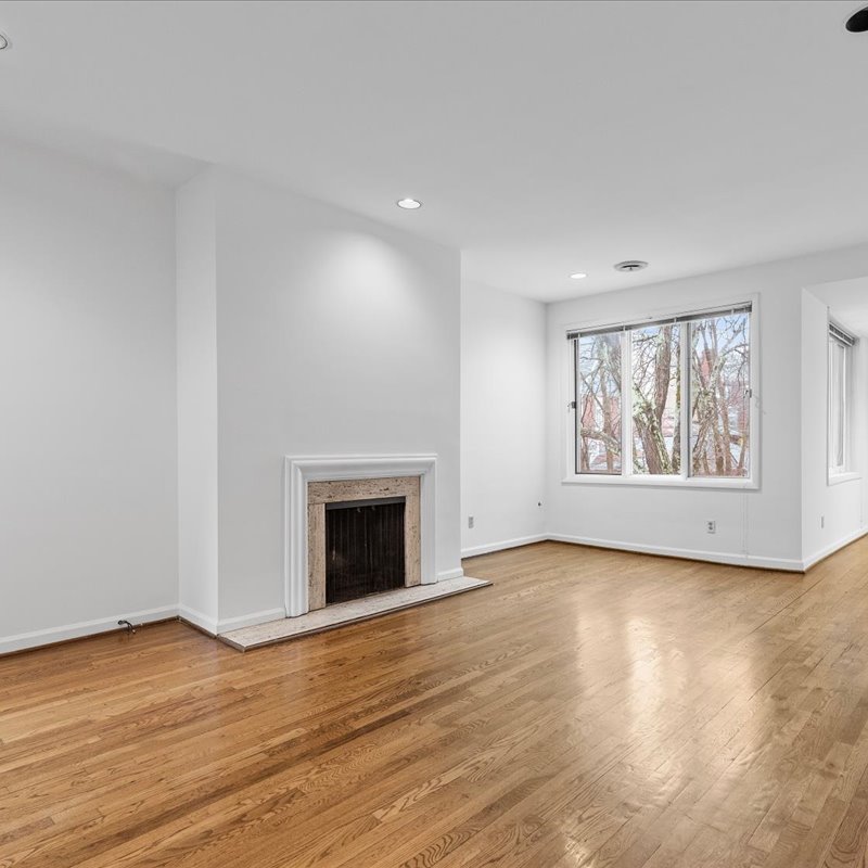 interior of Apt. 21