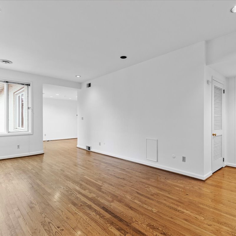interior of Apt. 21