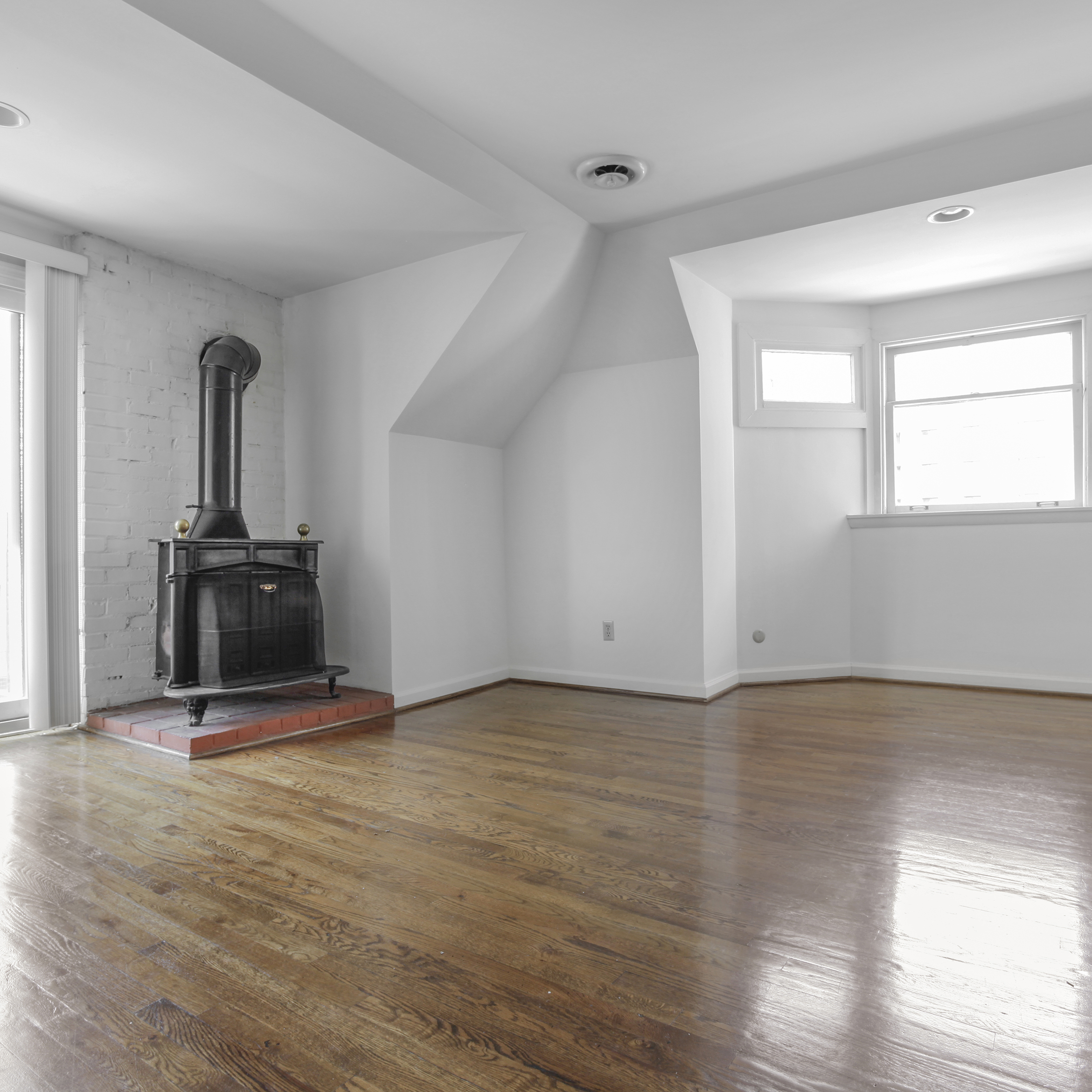 interior of Apt. 32