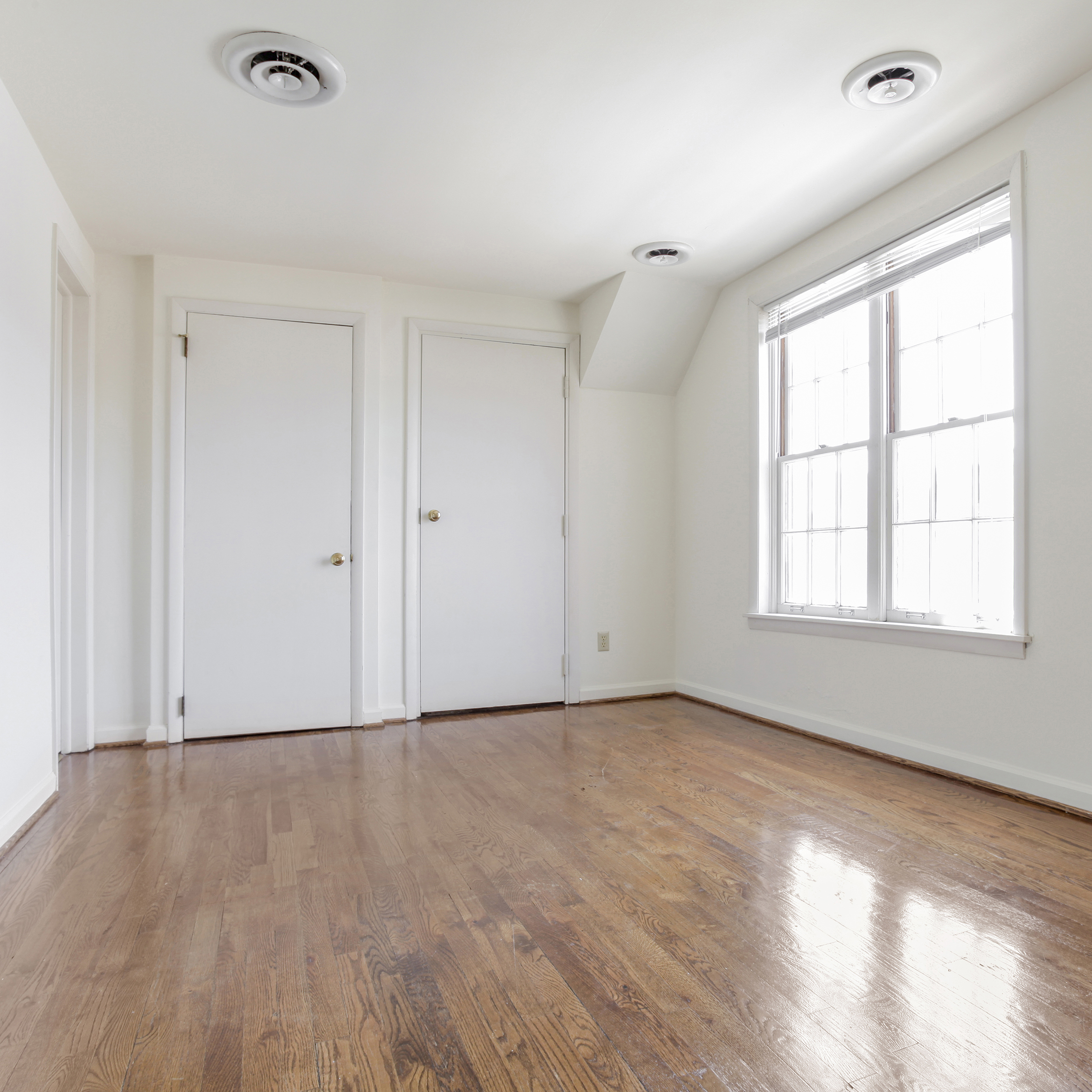 interior of Apt. 32