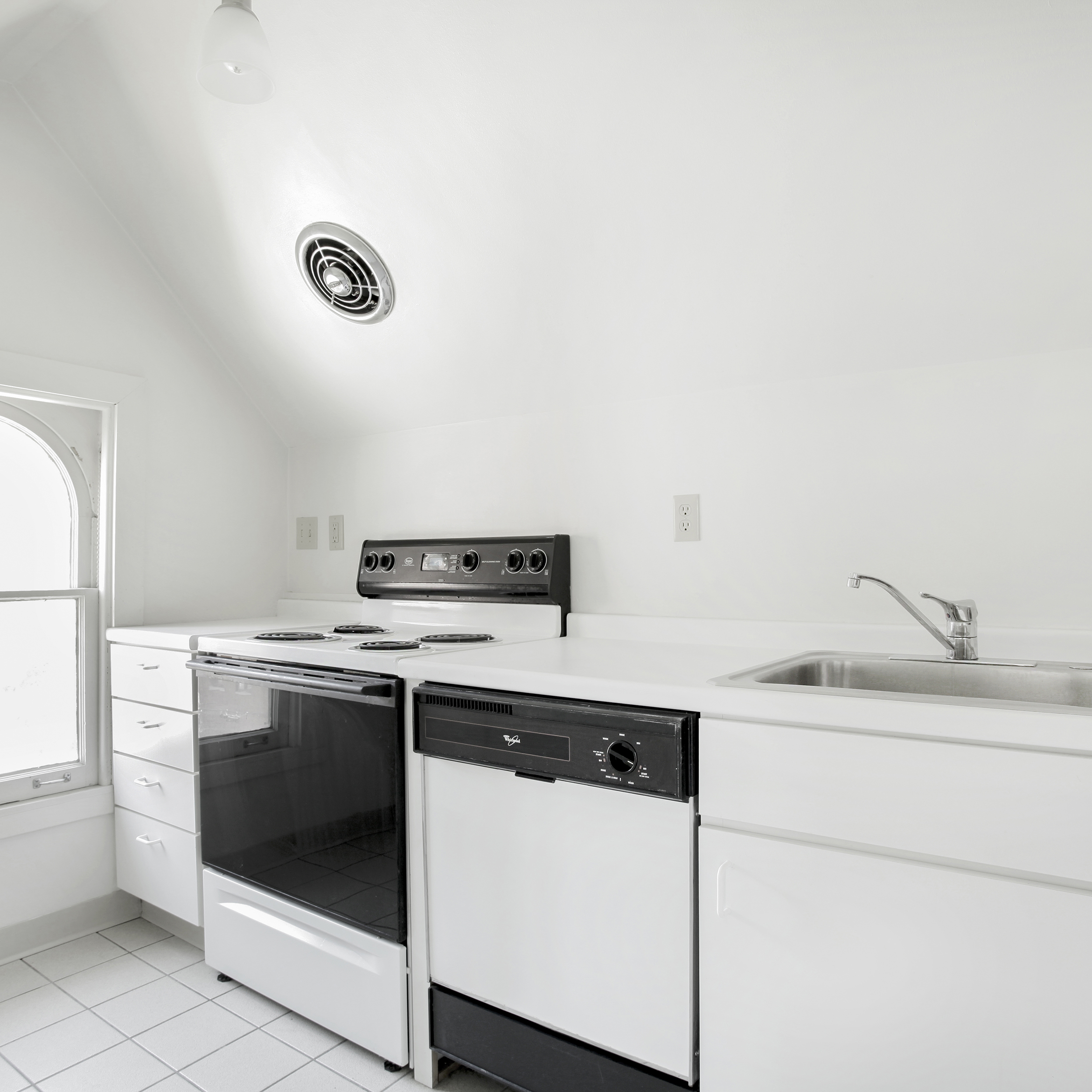 interior of Apt. 32
