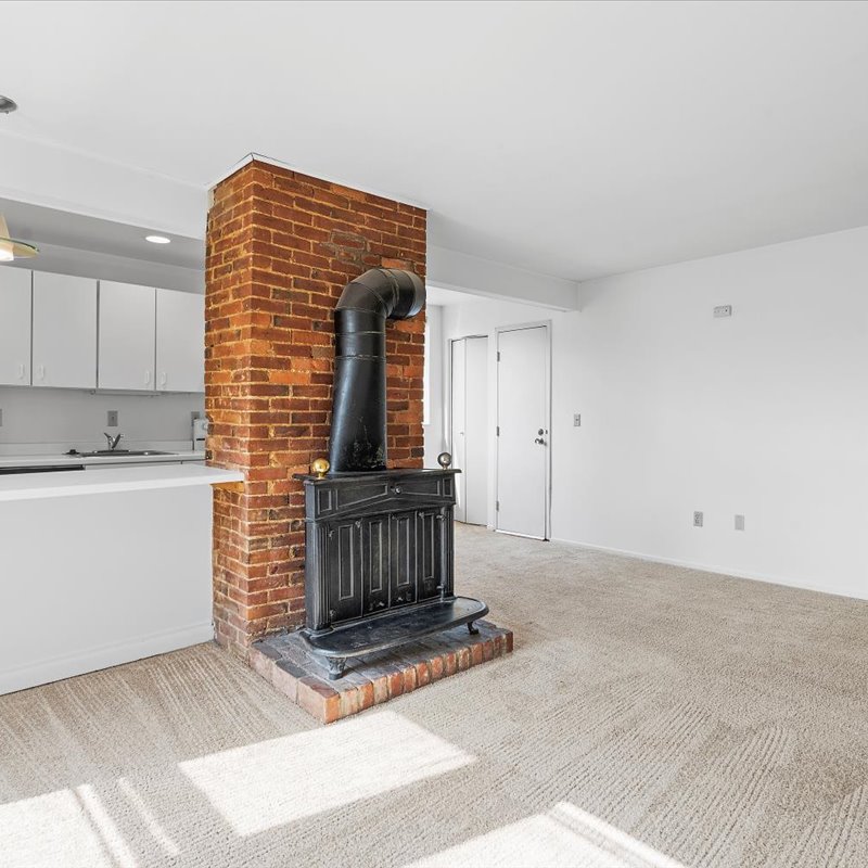 interior of Apt. 31
