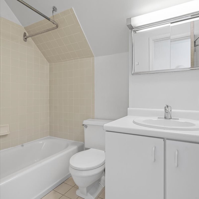 interior of Apt. 31