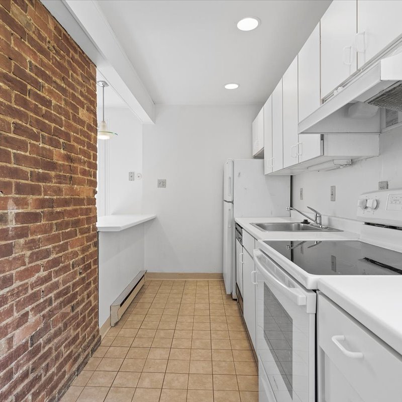 interior of Apt. 31