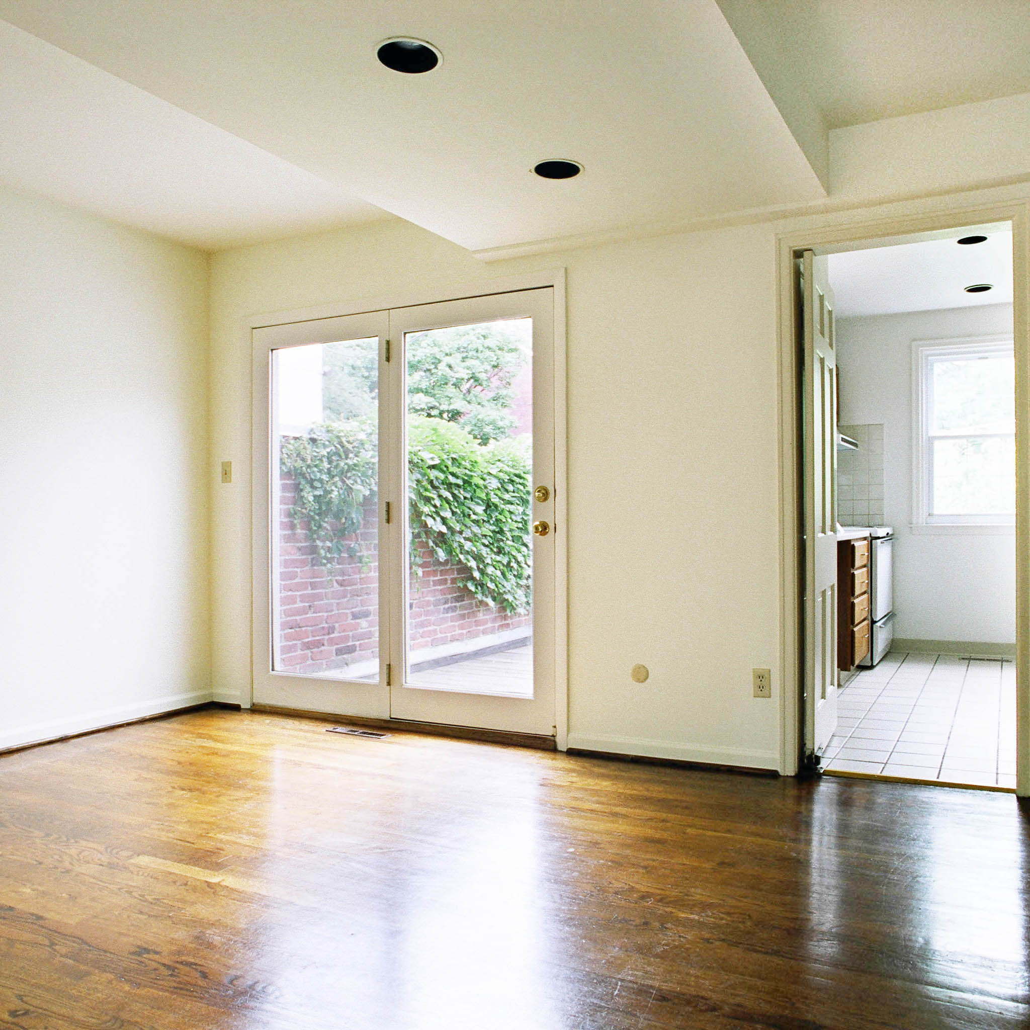 interior of 6405 Howe