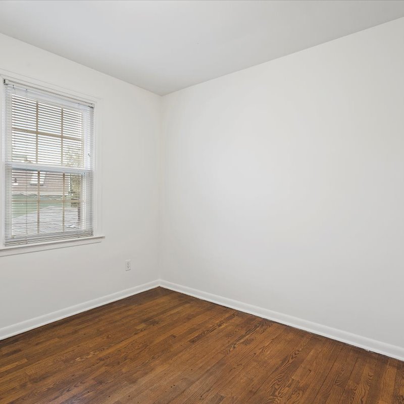 interior of 6409 Howe