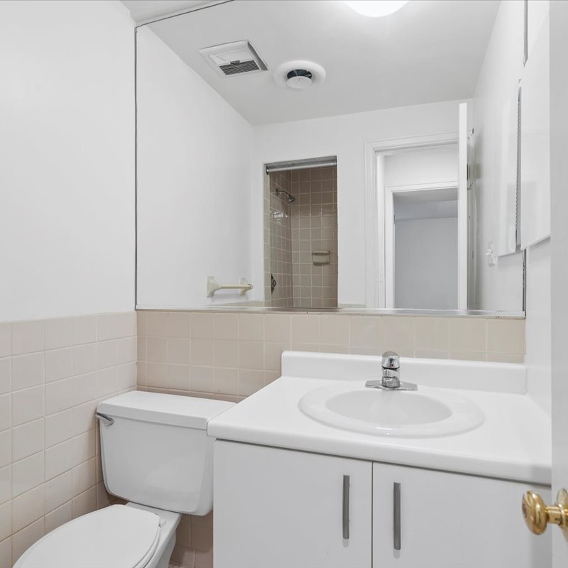 interior of 6409 Howe