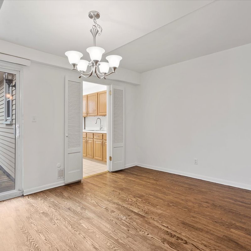 interior of 6409 Howe