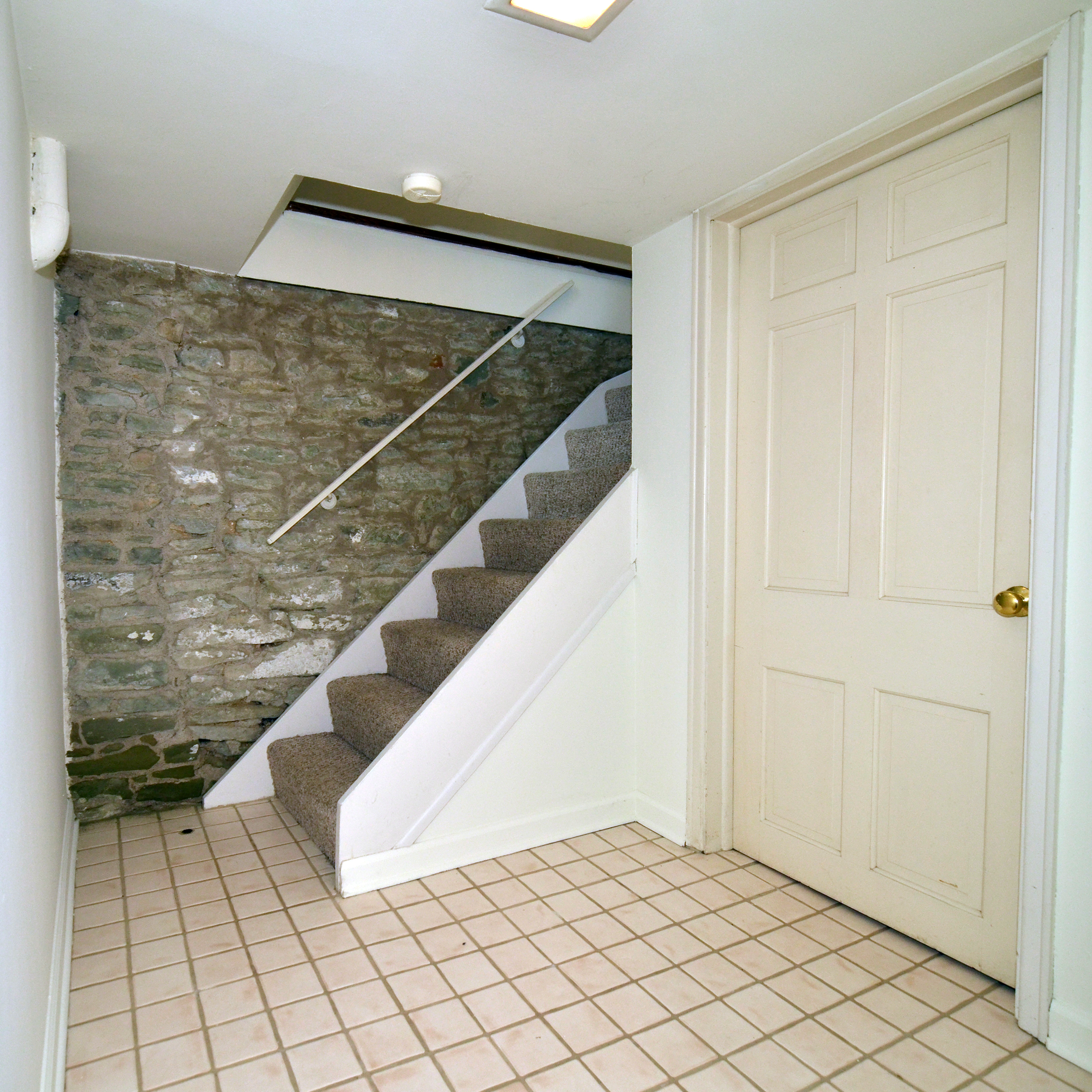 interior of 6411 Howe