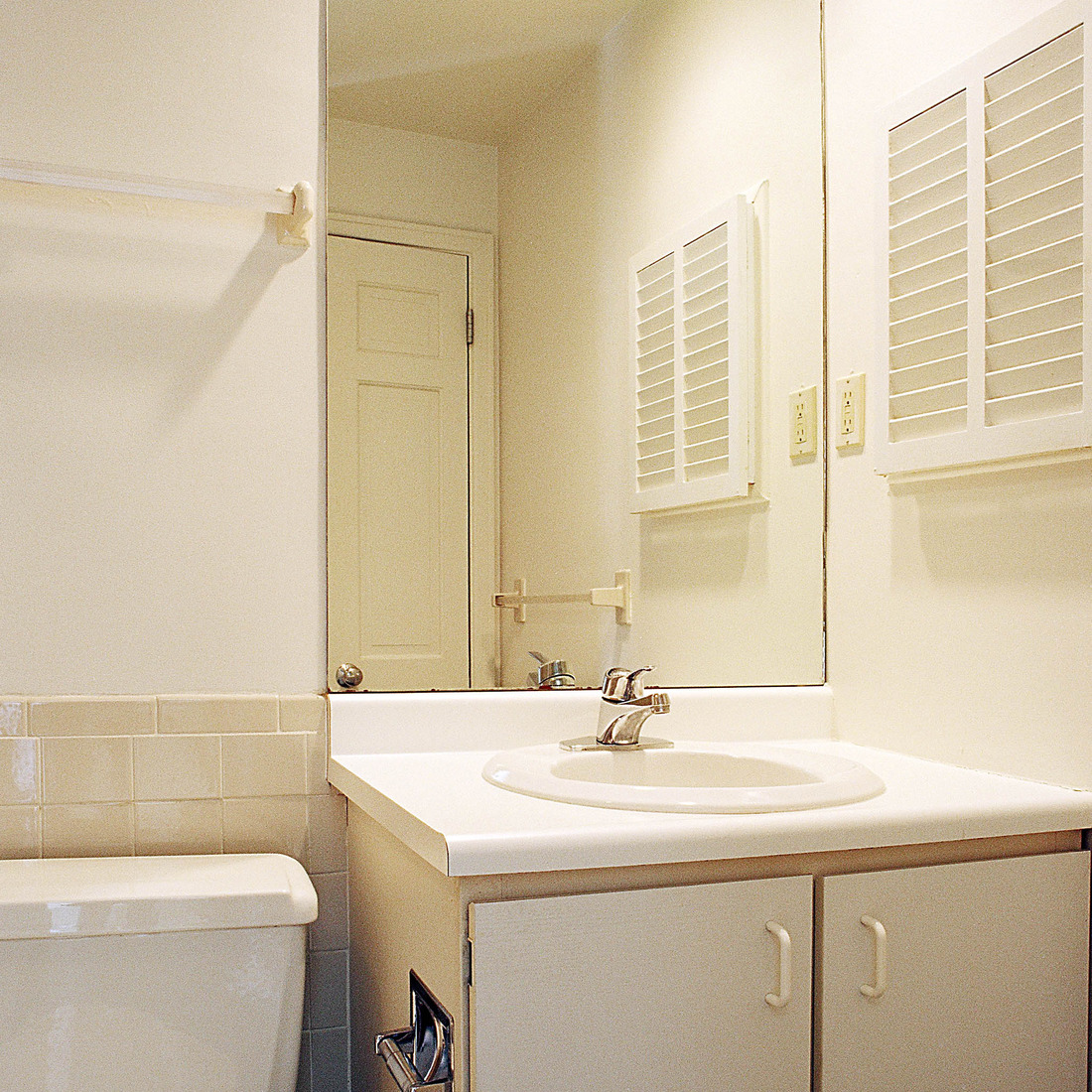 interior of 6413 Howe