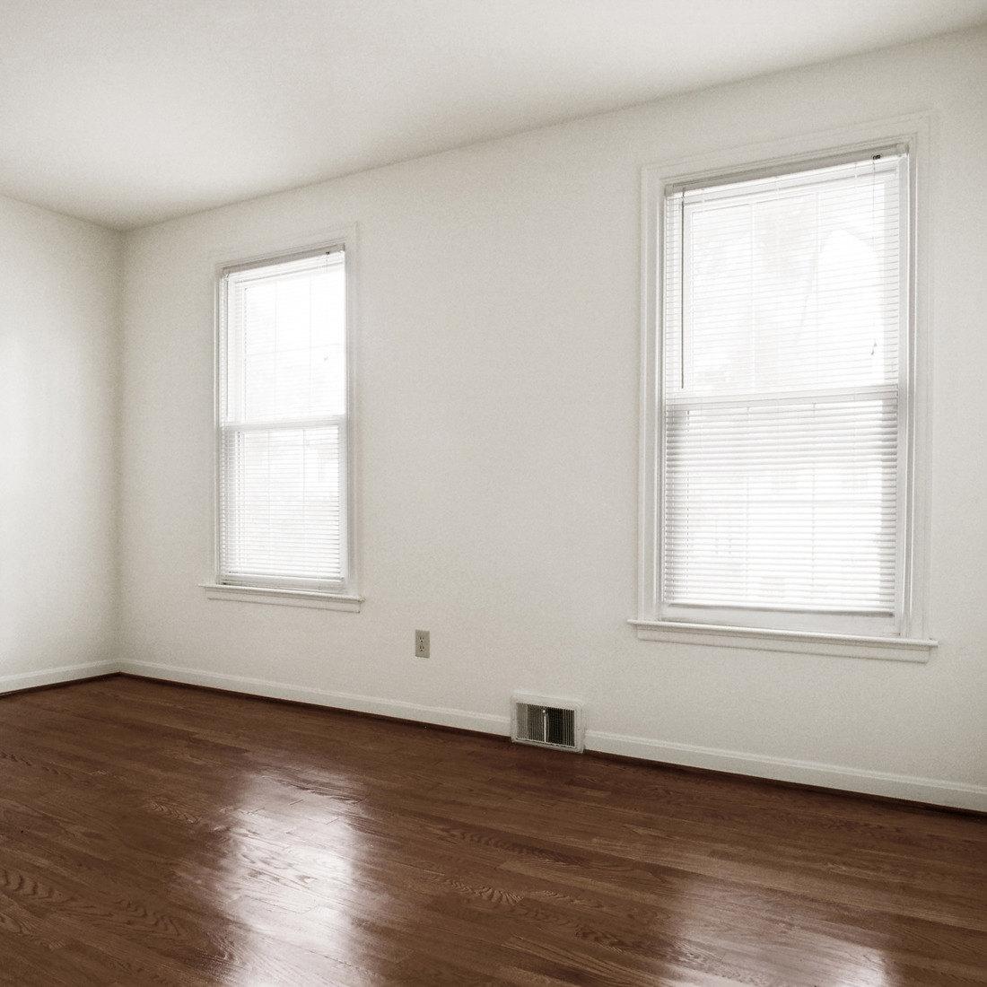 interior of 6415 Howe