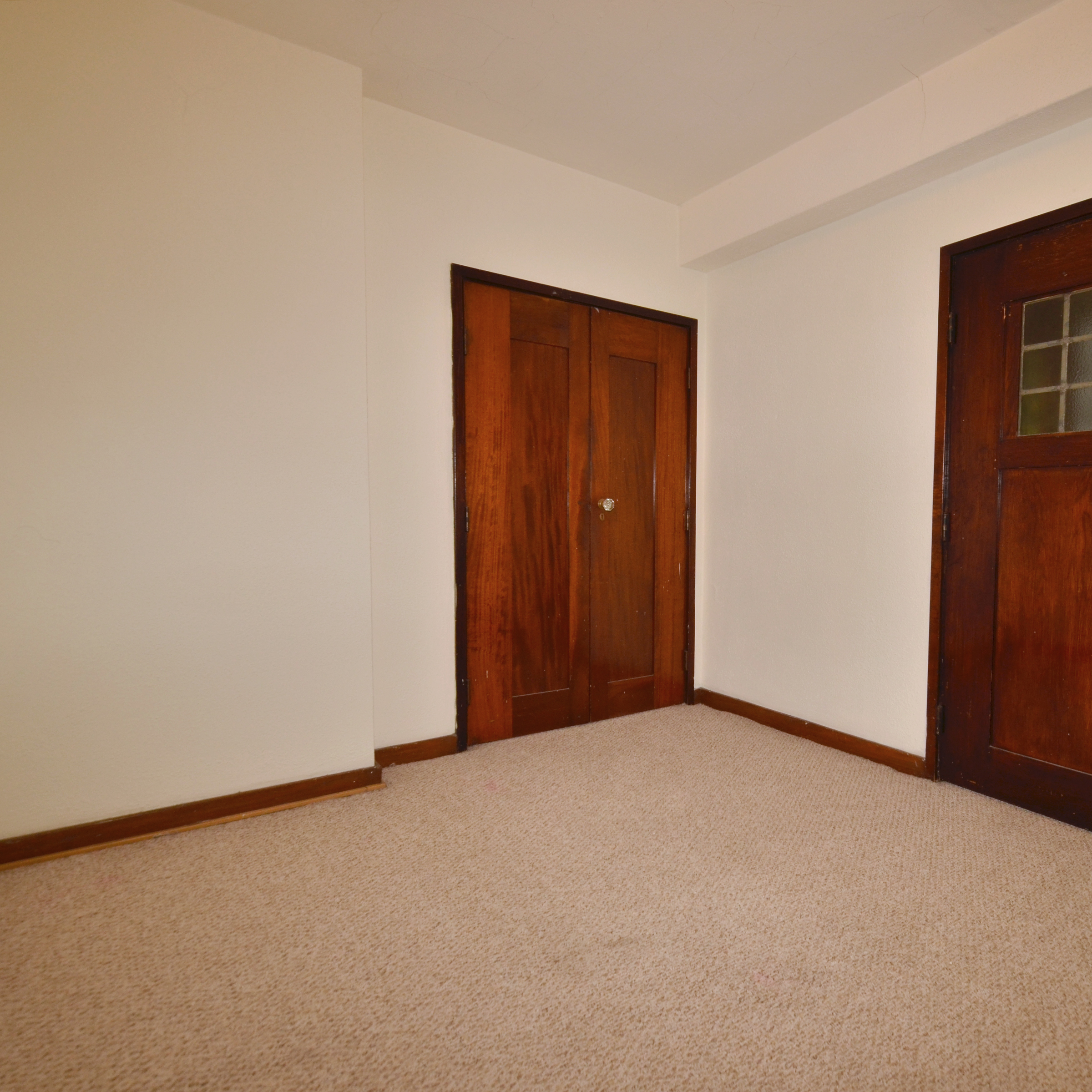 interior of 340 S. Highland Ave, Apt. 4A