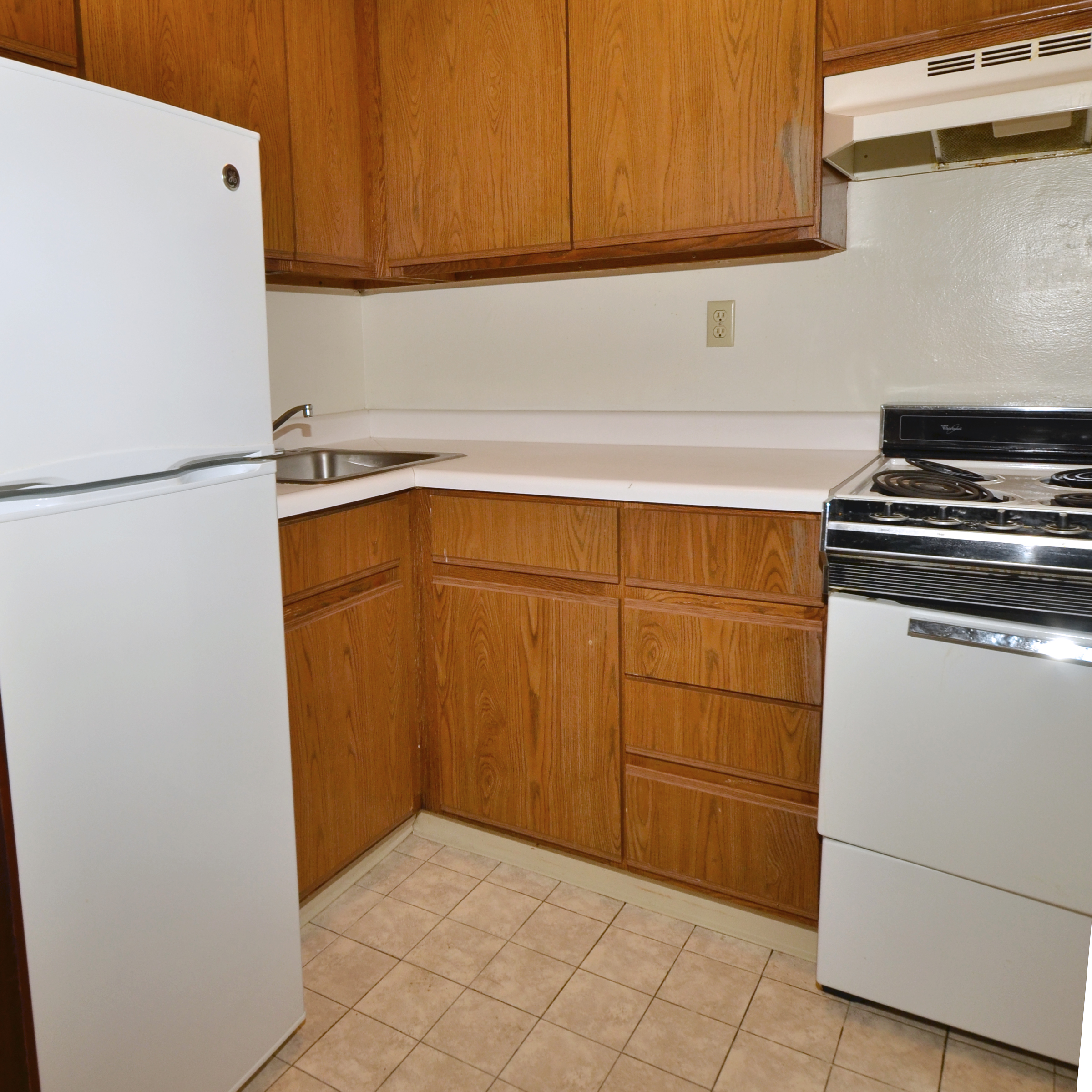 interior of 340 S. Highland Ave, Apt. 4A
