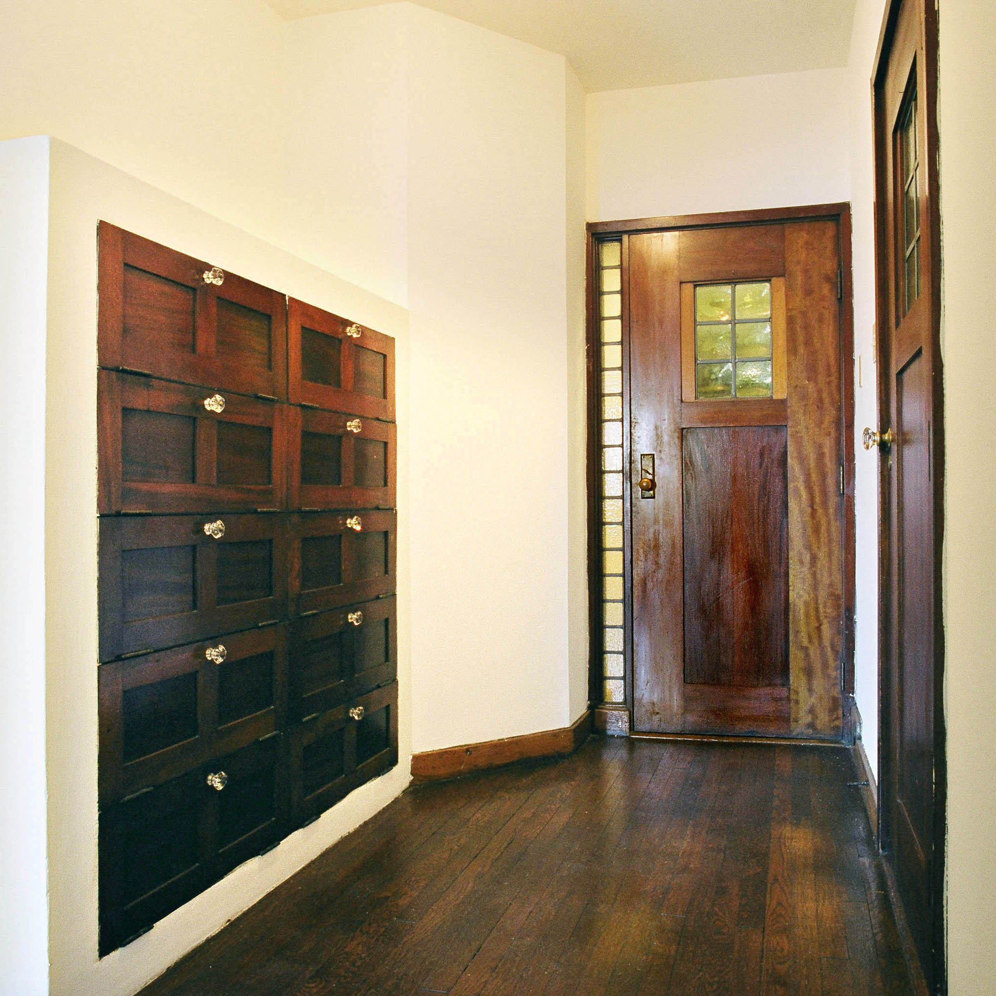 interior of 340 S. Highland Ave, Apt. 5B