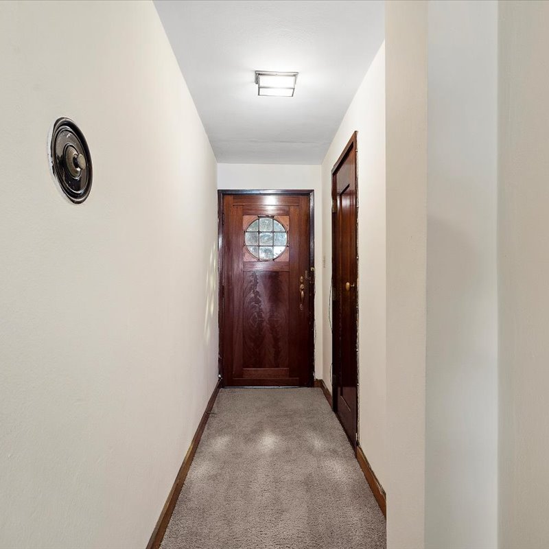 interior of 340 S. Highland Ave, Apt. 6B