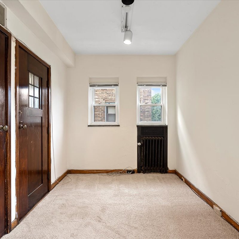interior of 340 S. Highland Ave, Apt. 6B
