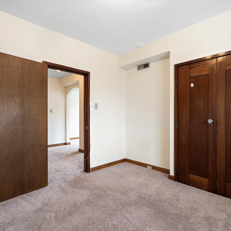 interior of 340 S. Highland Ave, Apt. 6B