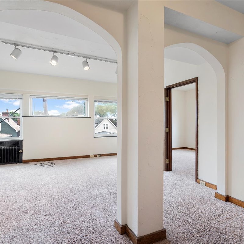 interior of 340 S. Highland Ave, Apt. 6B