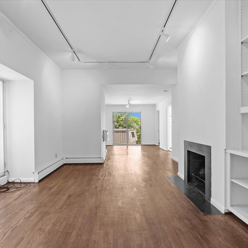 interior of Apt. 31