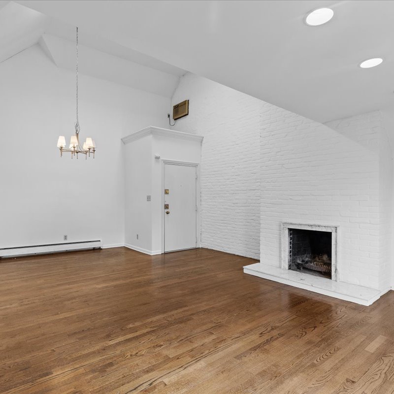 interior of Apt. 31