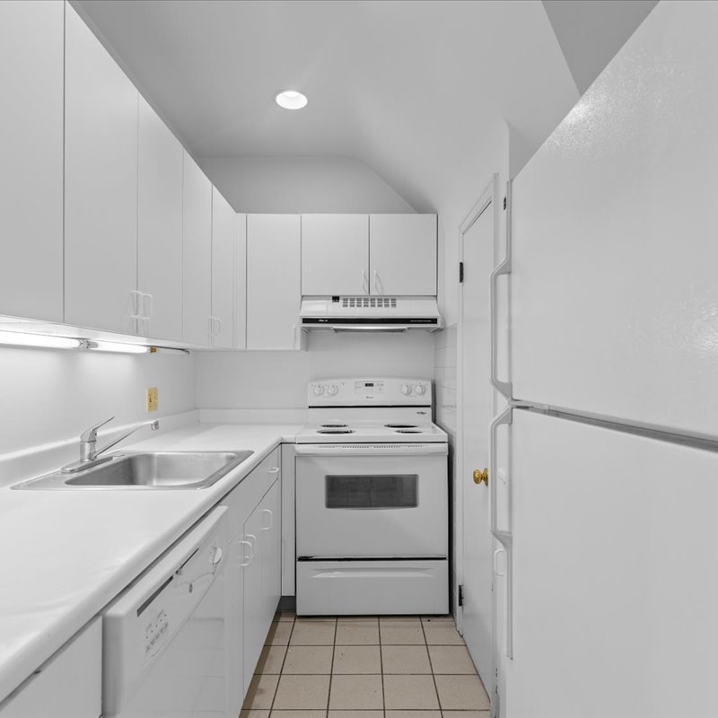interior of Apt. 31