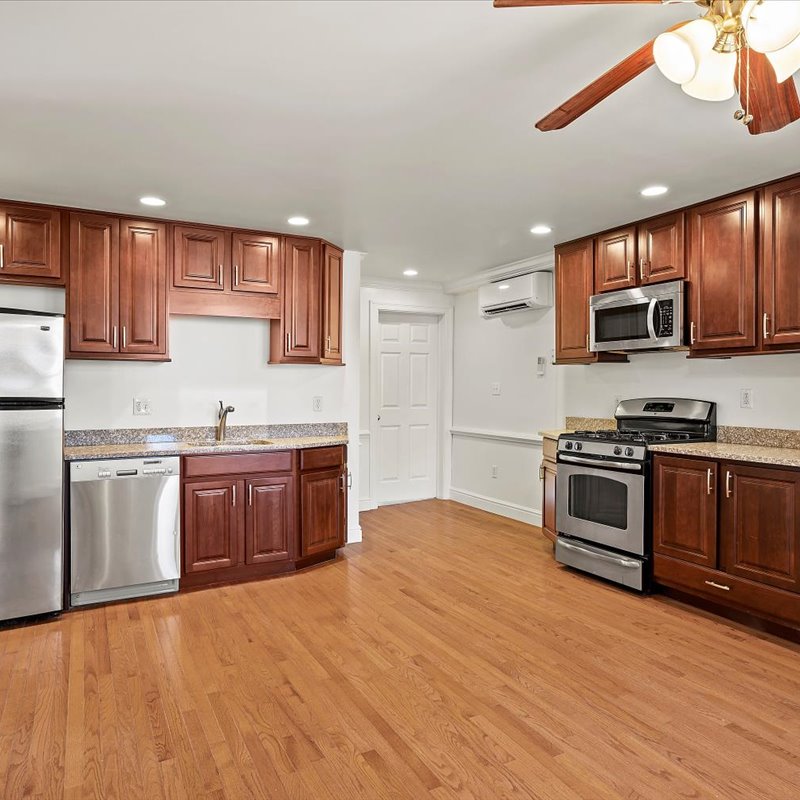 interior of Apt. 5