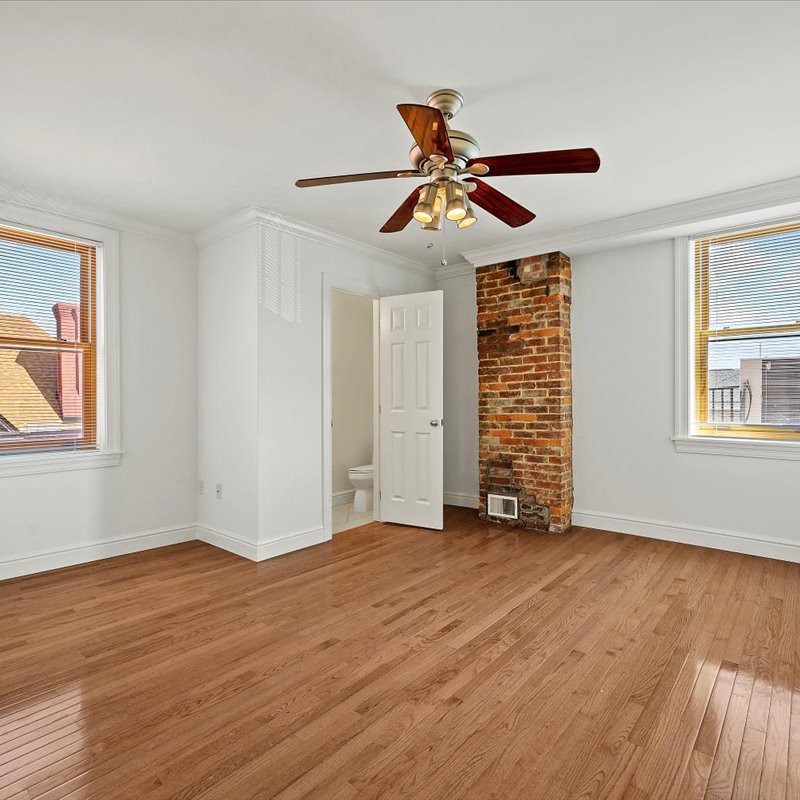 interior of Apt. 5