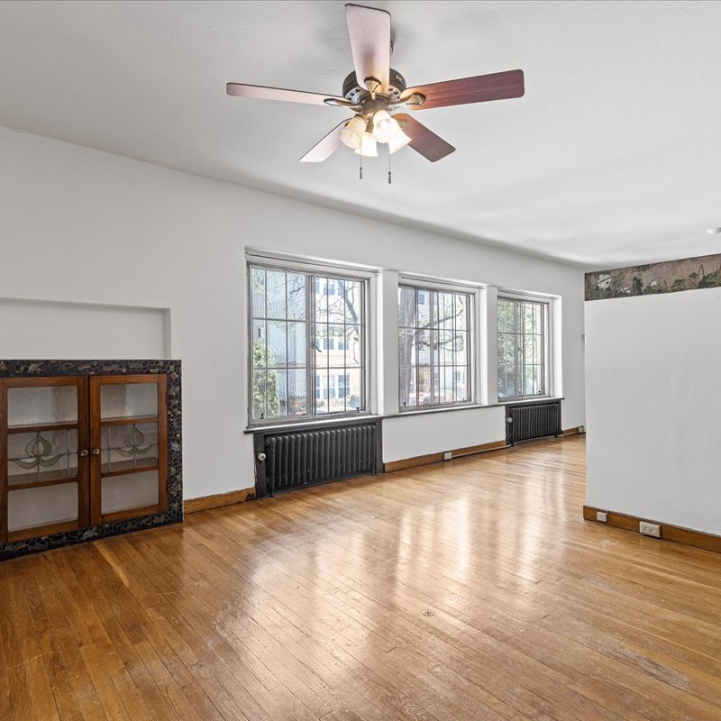 interior of 340 S. Highland Ave, Apt. 1A